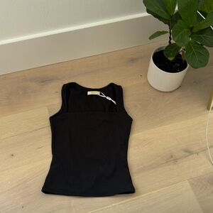 Square neck sleeveless top